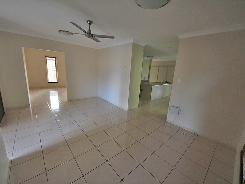 7 Lynette Street, Kallangur QLD 4503