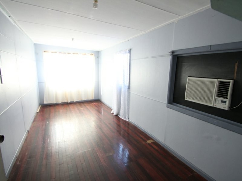 1304 Anzac Avenue, Kallangur QLD 4503