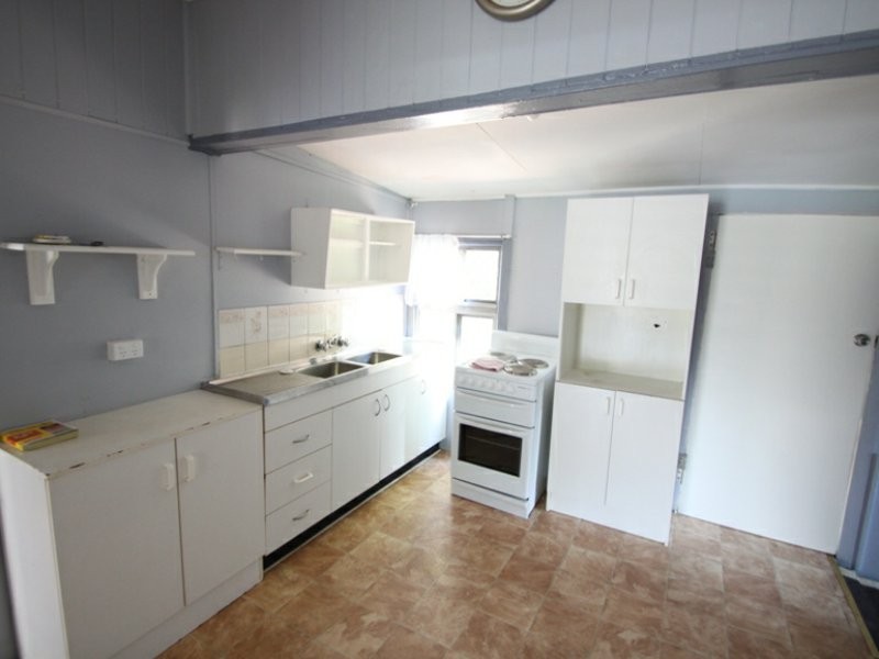 1304 Anzac Avenue, Kallangur QLD 4503