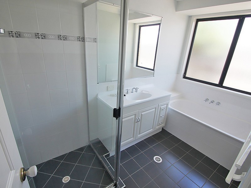 24 Water Street, Kallangur QLD 4503