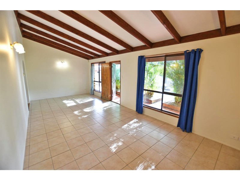 4 David Court, Kallangur QLD 4503