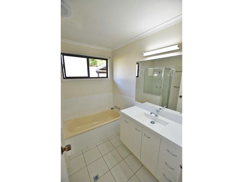 4 David Court, Kallangur QLD 4503