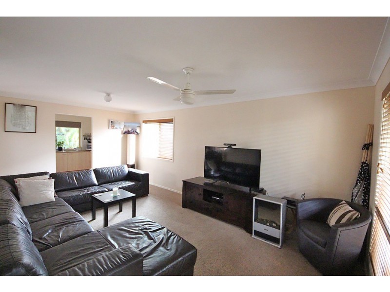 13 Esk Place, Kallangur QLD 4503