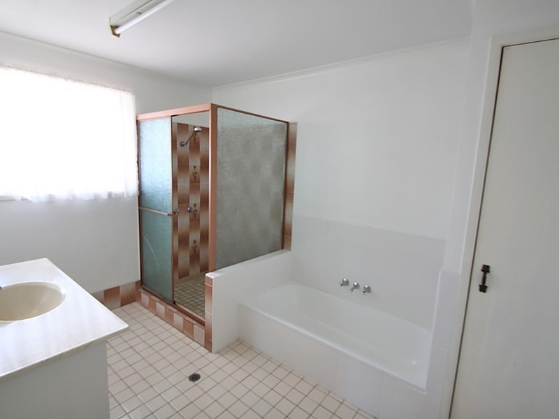 1195 Anzac Avenue, Kallangur QLD 4503