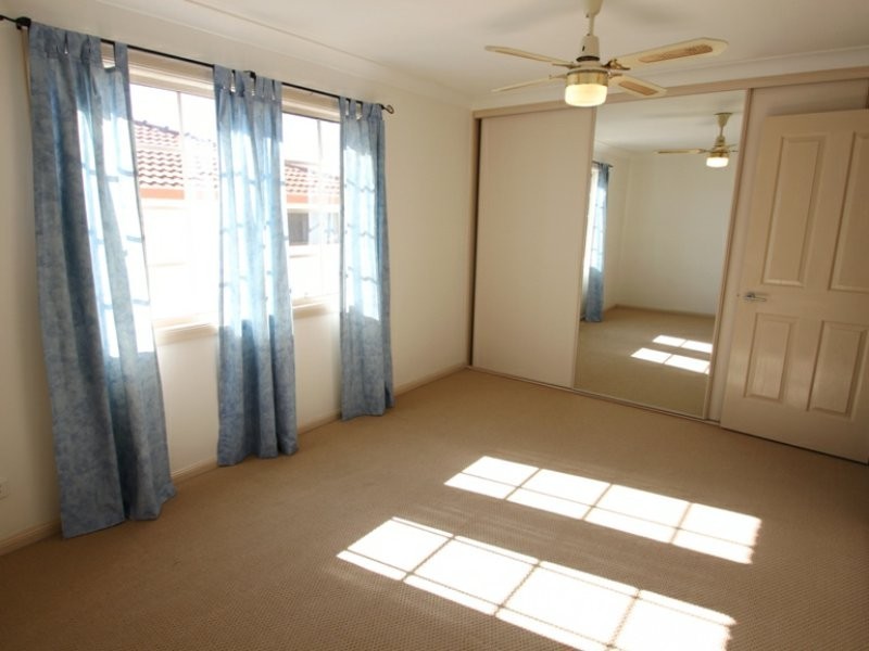 28 Elsie St, Kallangur QLD 4503