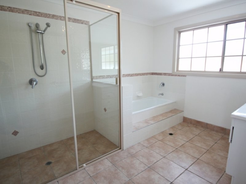 28 Elsie St, Kallangur QLD 4503