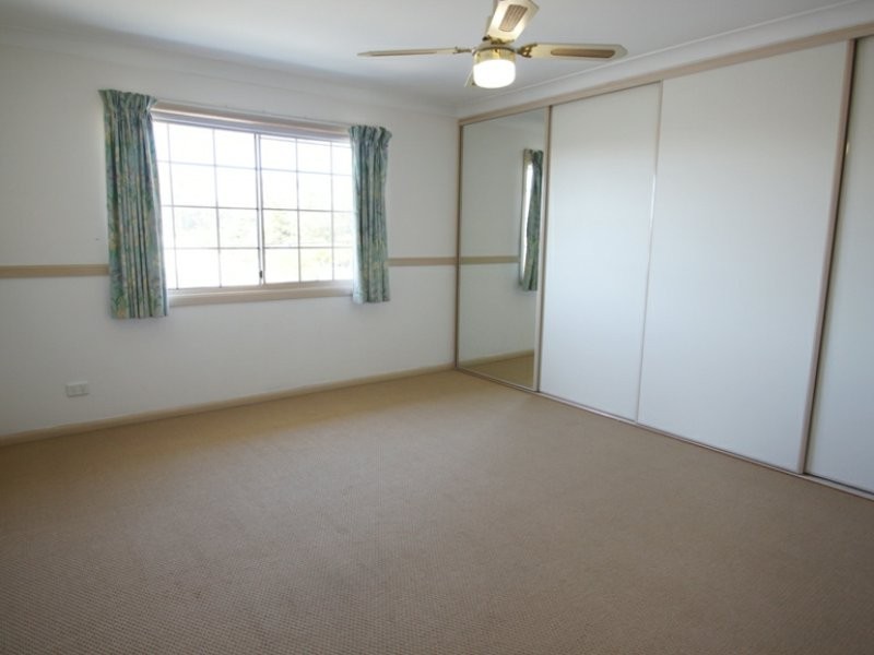 28 Elsie St, Kallangur QLD 4503