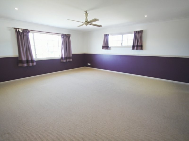 28 Elsie St, Kallangur QLD 4503