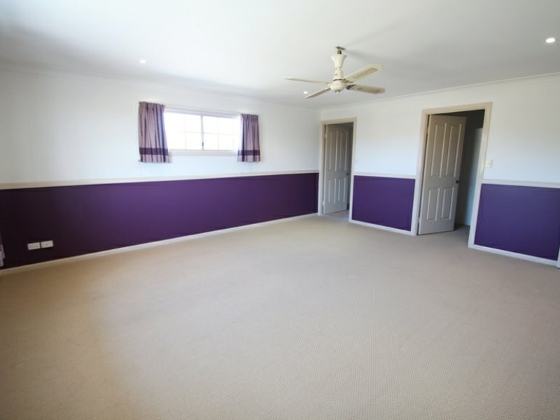 28 Elsie St, Kallangur QLD 4503