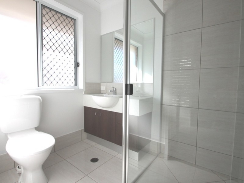 2A Macs Lane, Kallangur QLD 4503
