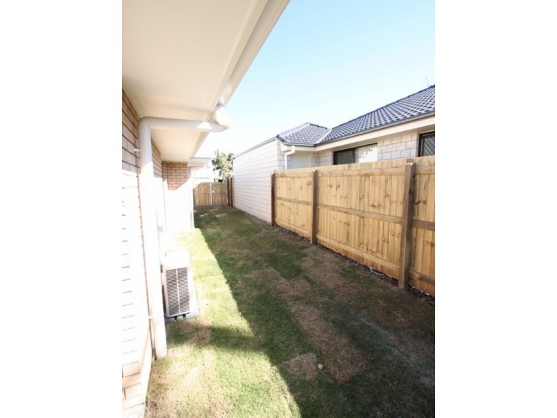 2A Macs Lane, Kallangur QLD 4503