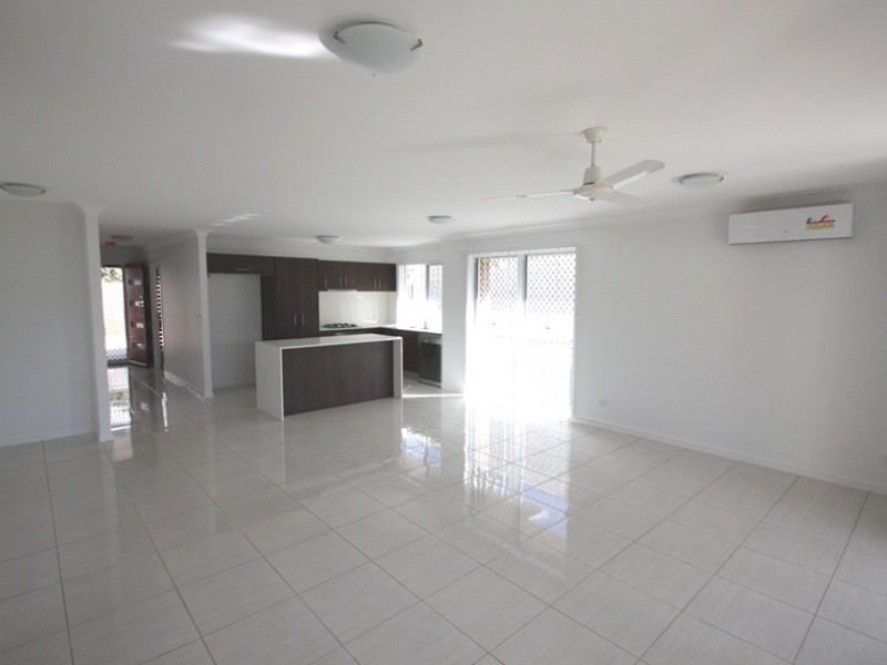 2A Macs Lane, Kallangur QLD 4503