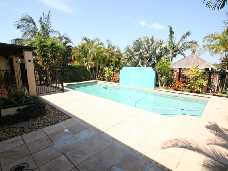 8 Farrington Drive, Murrumba Downs QLD 4503