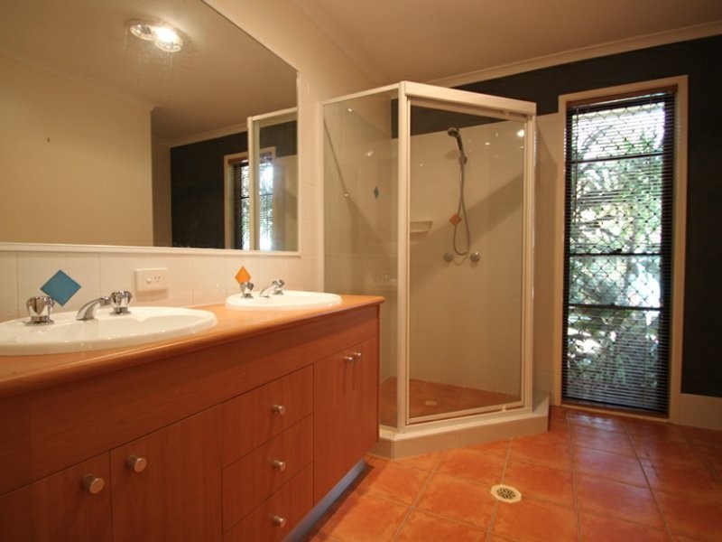 8 Farrington Drive, Murrumba Downs QLD 4503