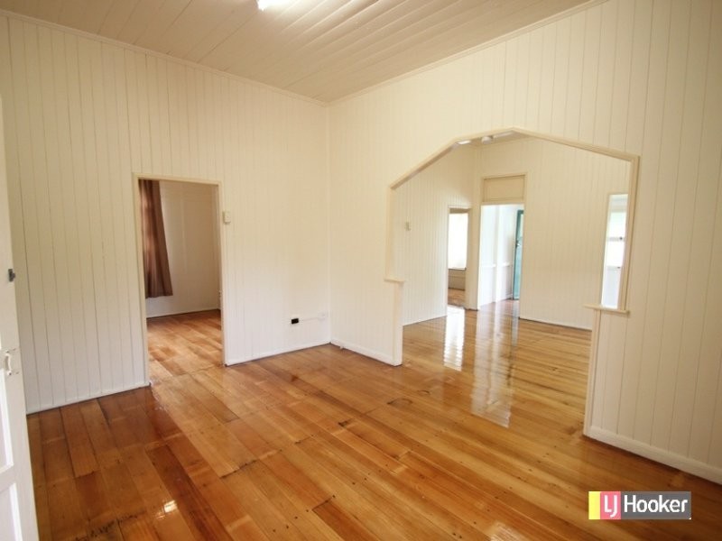 13 Reid Street, Petrie QLD 4502