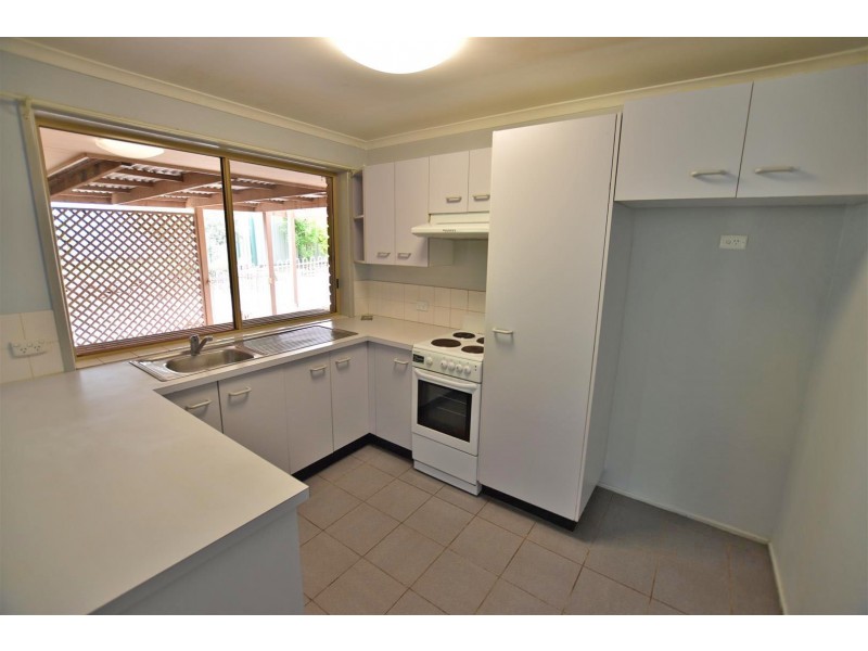 40 Kurwongbah Drive, Petrie QLD 4502