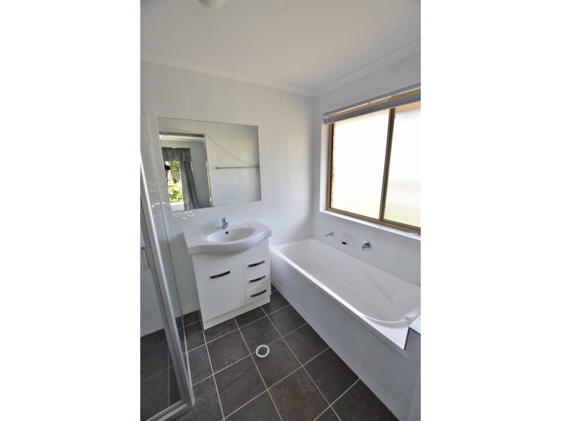 40 Kurwongbah Drive, Petrie QLD 4502