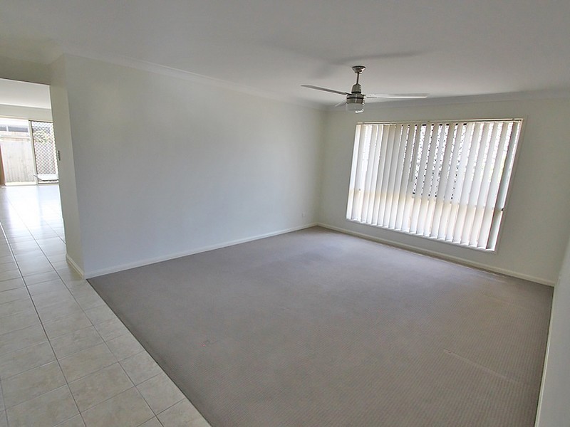 32 Duporth Crescent, Dakabin QLD 4503