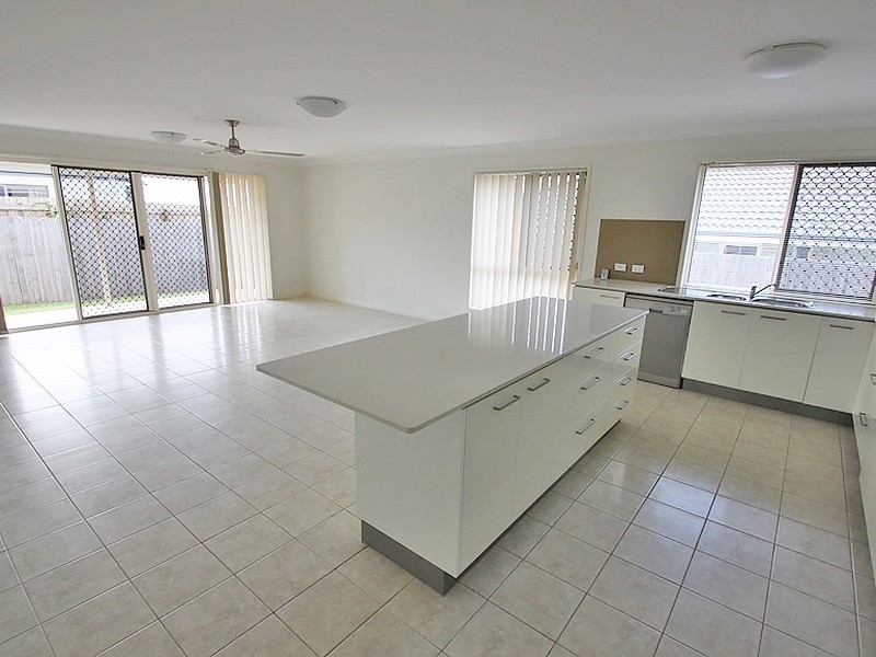 32 Duporth Crescent, Dakabin QLD 4503