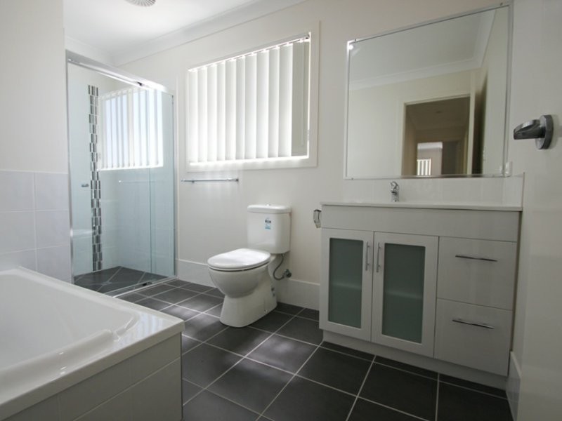 2/11 Storey Road, Kallangur QLD 4503