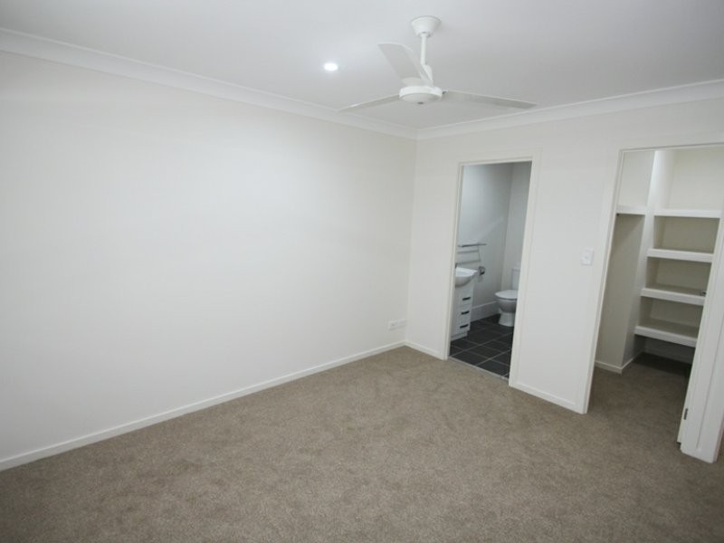 2/11 Storey Road, Kallangur QLD 4503