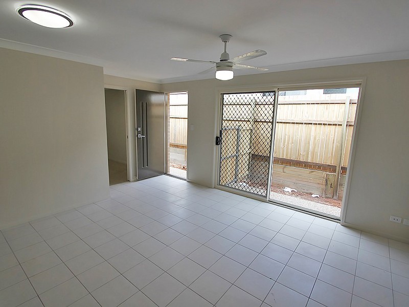 Unit 2/11 Braxlaw Crescent, Dakabin QLD 4503