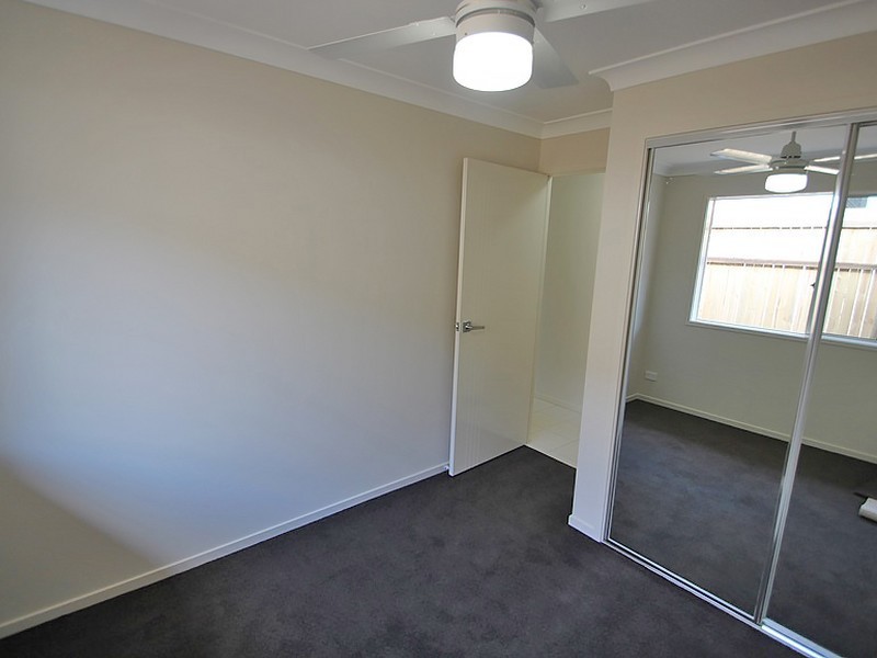 Unit 2/11 Braxlaw Crescent, Dakabin QLD 4503