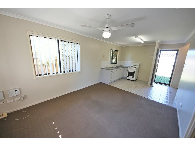 Unit 2/3 Cross Place, Kallangur QLD 4503