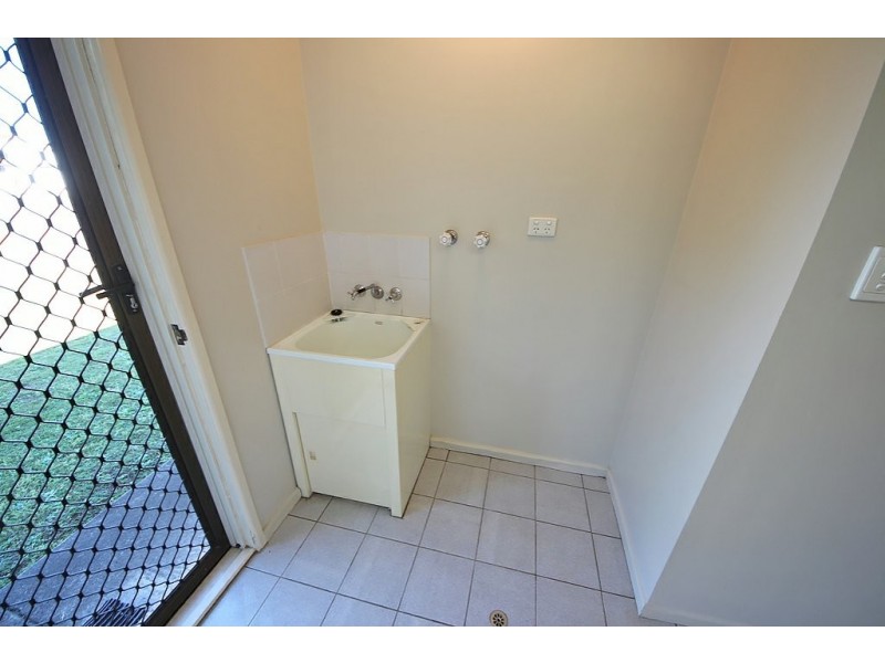 Unit 2/3 Cross Place, Kallangur QLD 4503