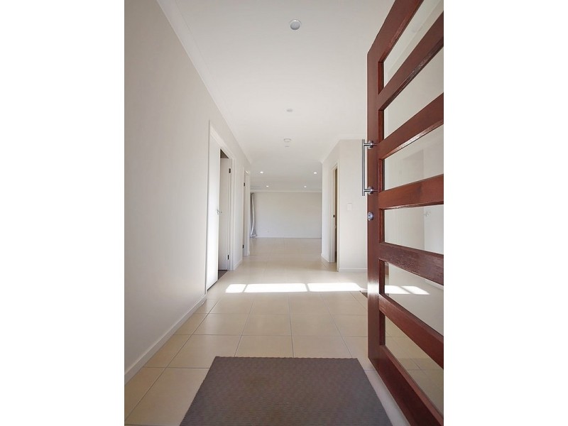 6 Roland Court, Kallangur QLD 4503