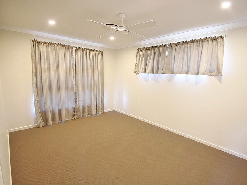 6 Roland Court, Kallangur QLD 4503