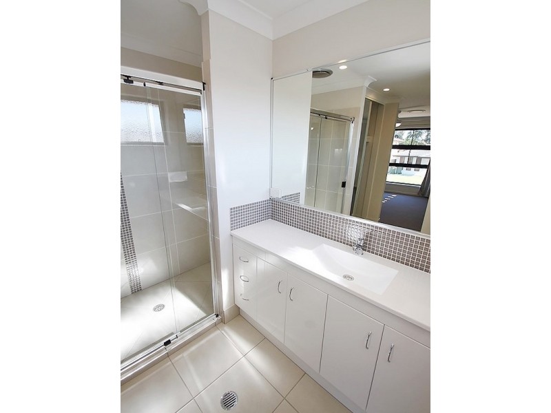 6 Roland Court, Kallangur QLD 4503