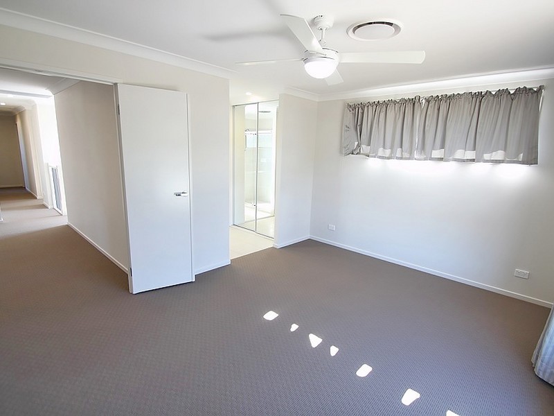 6 Roland Court, Kallangur QLD 4503