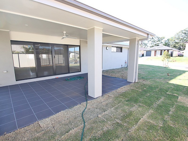 6 Roland Court, Kallangur QLD 4503