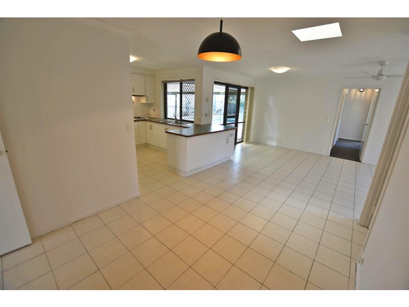 33 Voltaire Crescent, Petrie QLD 4502