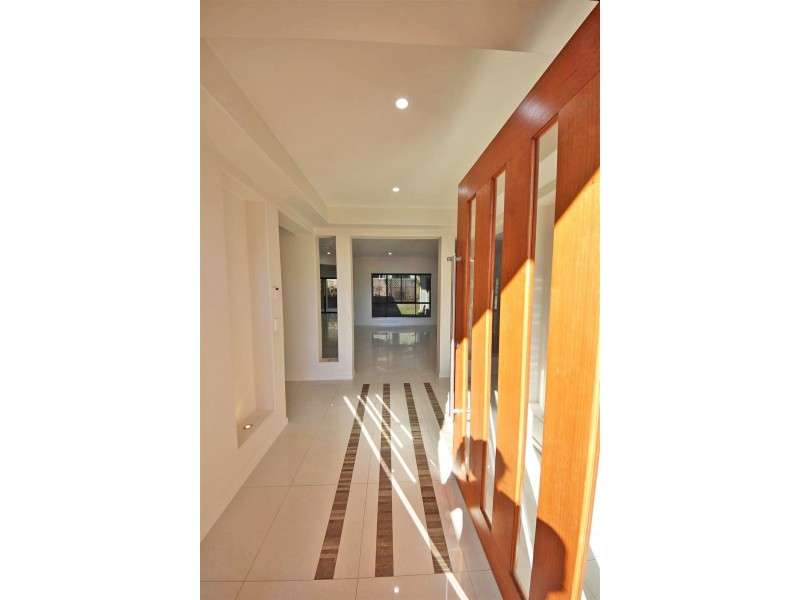 15 Pontiac Drive, Warner QLD 4500