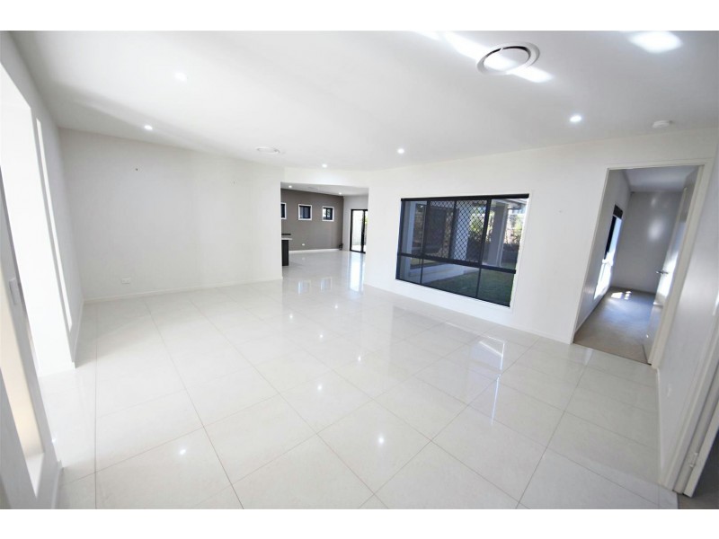 15 Pontiac Drive, Warner QLD 4500