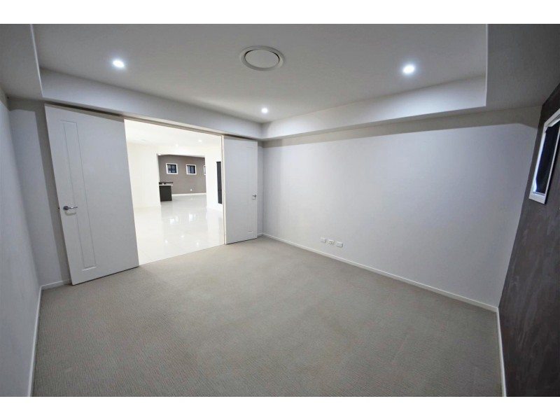 15 Pontiac Drive, Warner QLD 4500