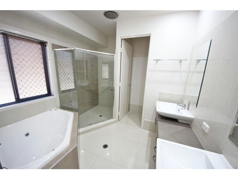 15 Pontiac Drive, Warner QLD 4500