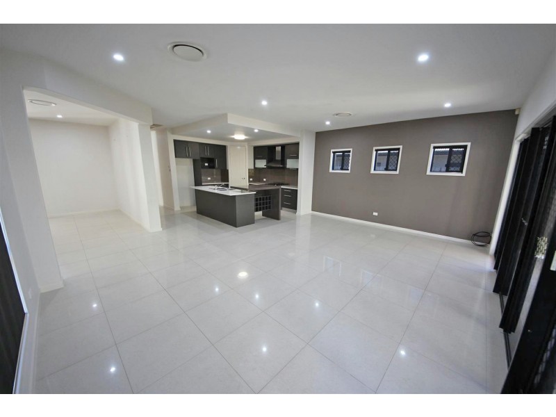 15 Pontiac Drive, Warner QLD 4500