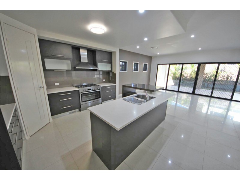 15 Pontiac Drive, Warner QLD 4500
