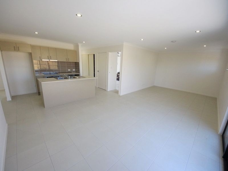 Unit 1/2 Coach Road West, Morayfield QLD 4506