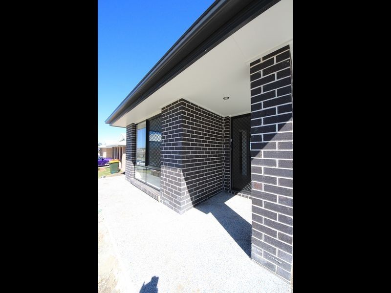 Unit 2/2 Coach Road West, Morayfield QLD 4506