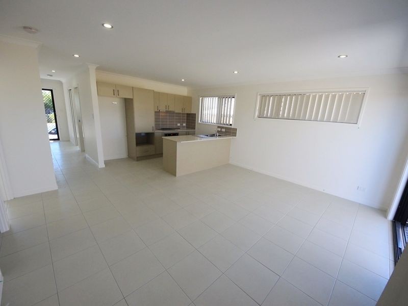 Unit 2/2 Coach Road West, Morayfield QLD 4506