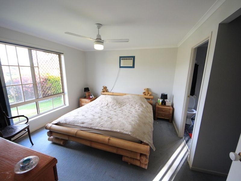 8 Mirrigan Court, Petrie QLD 4502