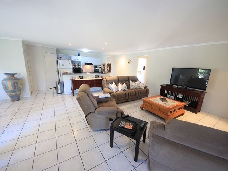 8 Mirrigan Court, Petrie QLD 4502