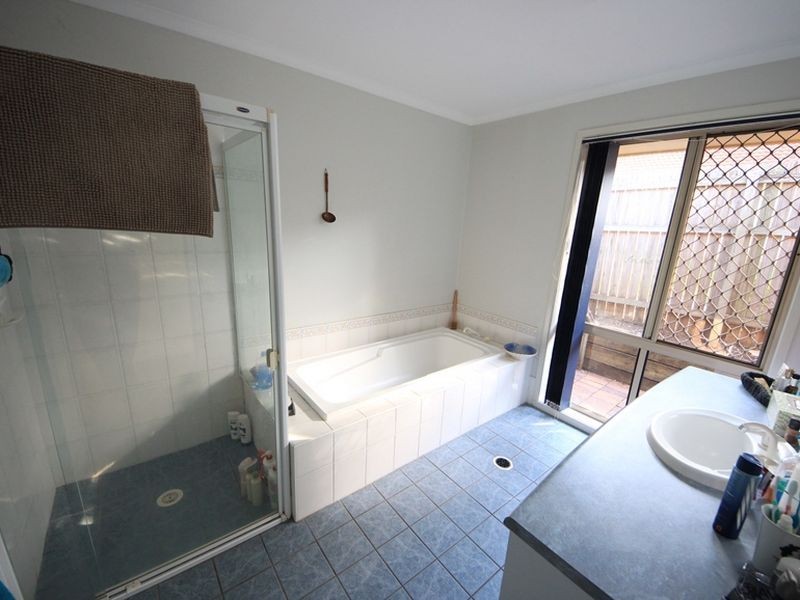 8 Mirrigan Court, Petrie QLD 4502