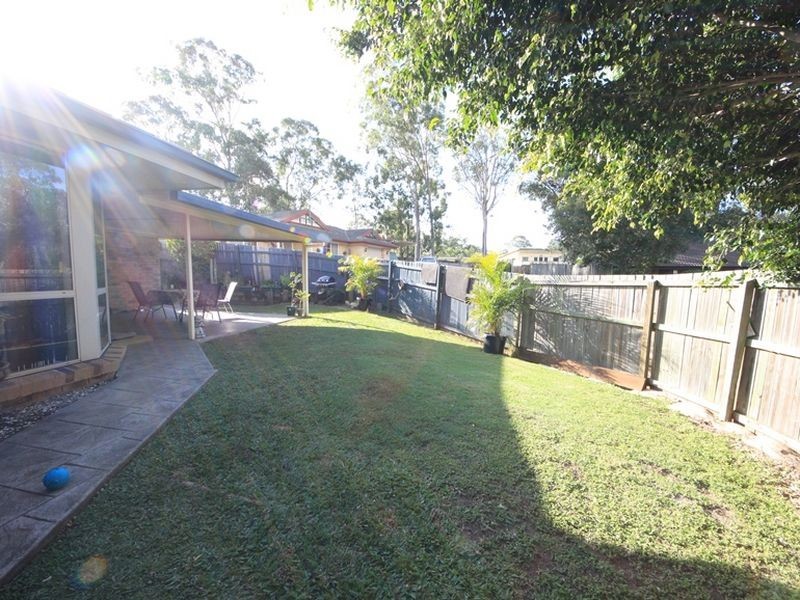 8 Mirrigan Court, Petrie QLD 4502