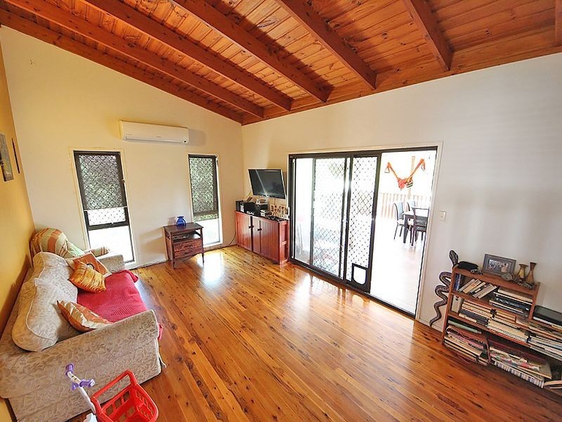 23 Chambery Road, Petrie QLD 4502