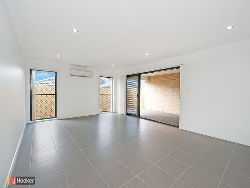 1/2 Sullivan Street, Dakabin QLD 4503